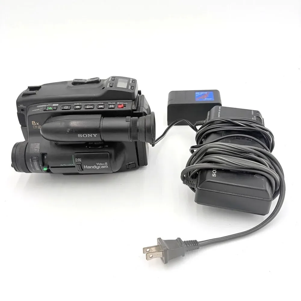 Sony CCD-TR6 Video8 Handycam Camcorder Bundle AC-V35A For Parts Repair Powers On